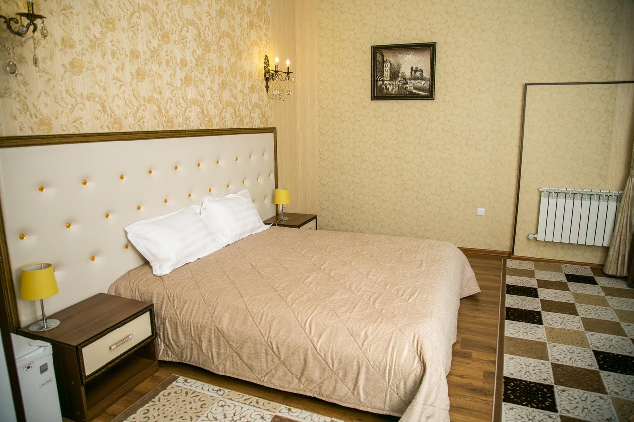 Complex Bella Vista Hotel Kyzylorda Bagian luar foto