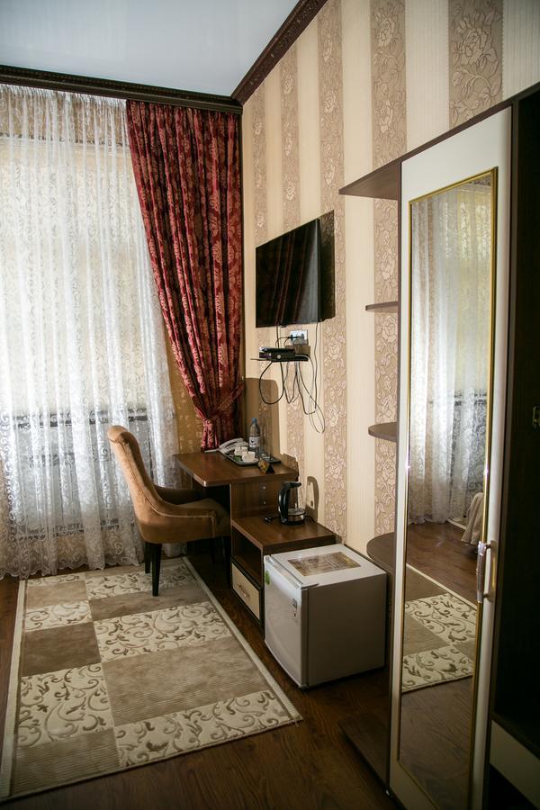 Complex Bella Vista Hotel Kyzylorda Bagian luar foto