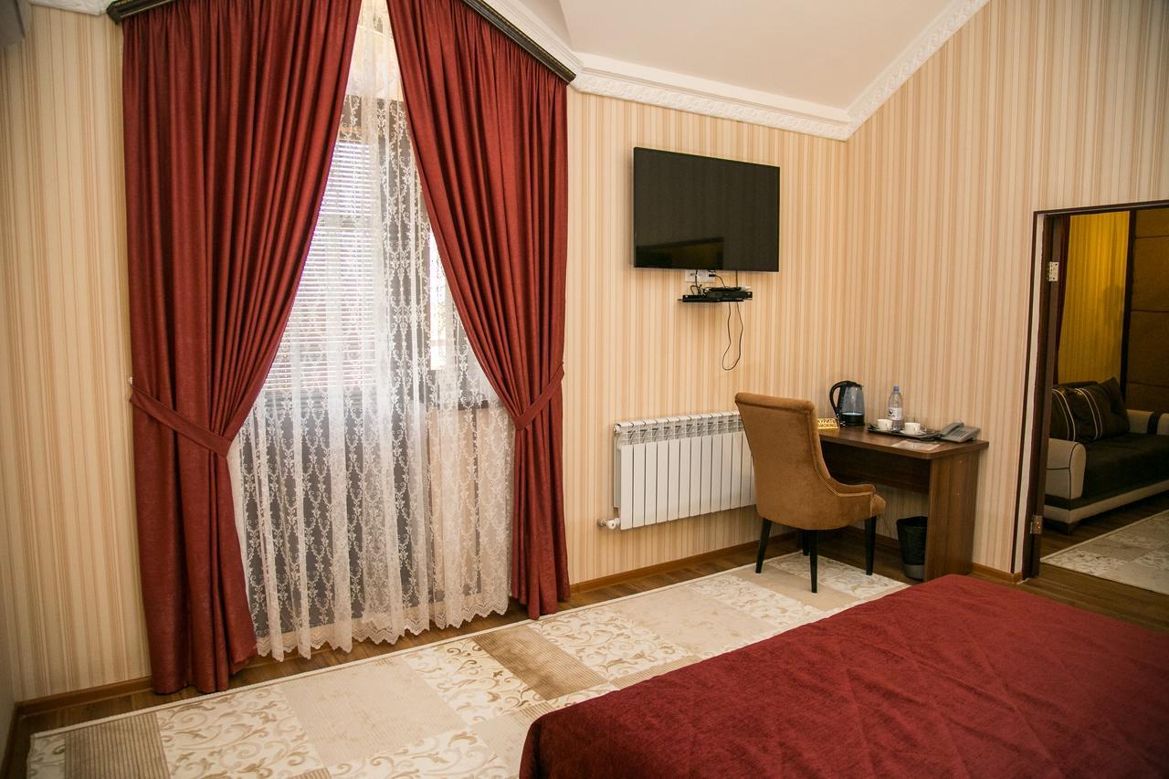 Complex Bella Vista Hotel Kyzylorda Bagian luar foto
