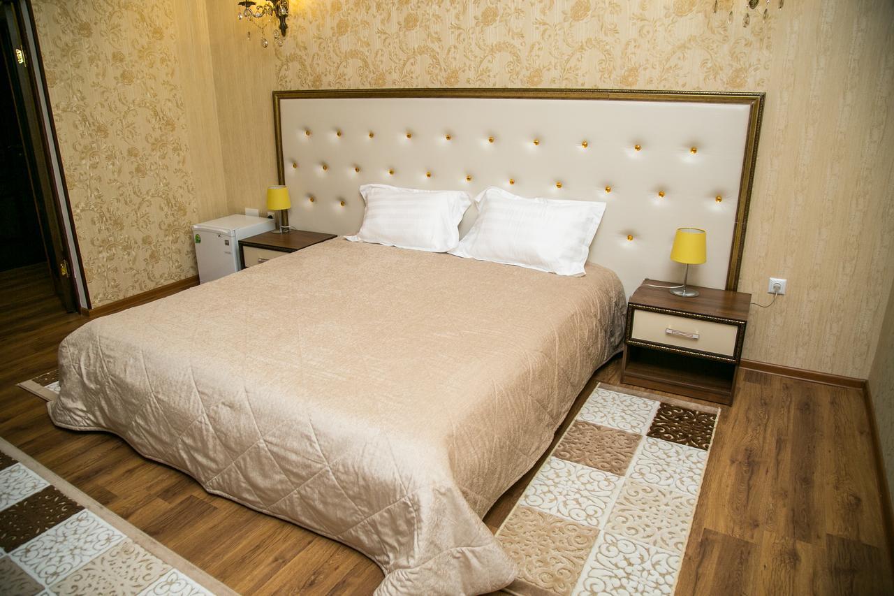 Complex Bella Vista Hotel Kyzylorda Bagian luar foto