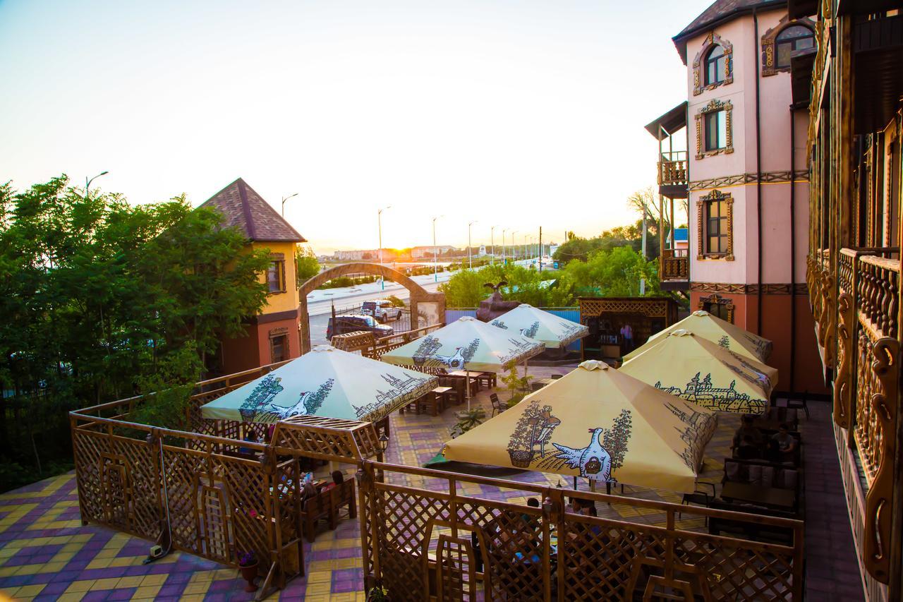 Complex Bella Vista Hotel Kyzylorda Bagian luar foto